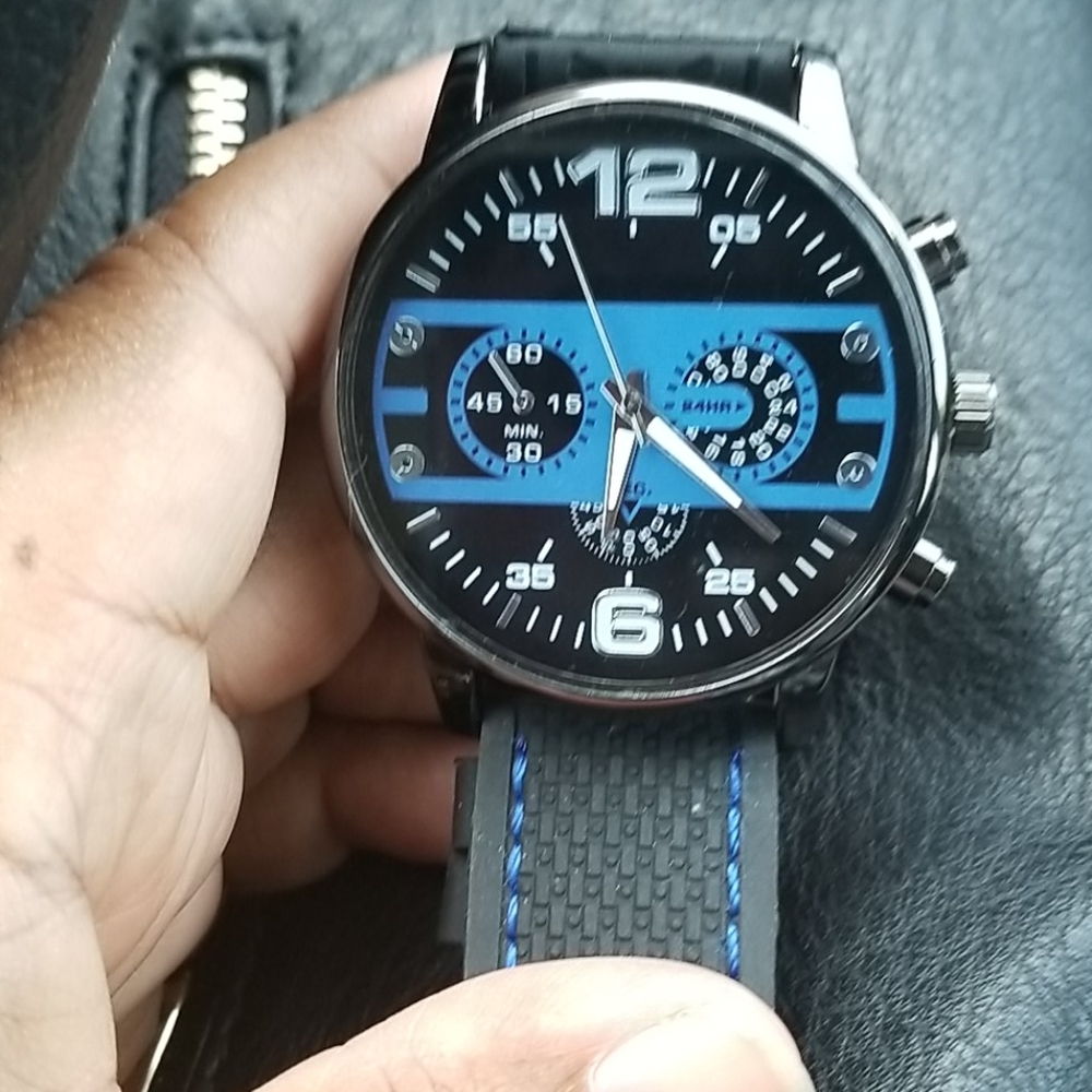 Watch - Picture 2 of 3